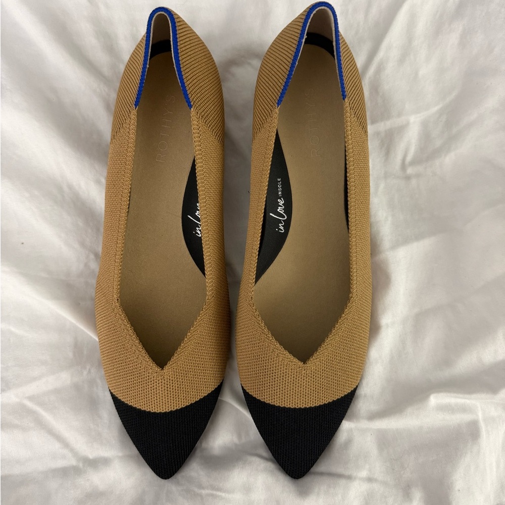 Rothy’s High Point Heel • Wren Captoe( Tan and Black) • Size 10 • Knit Pump